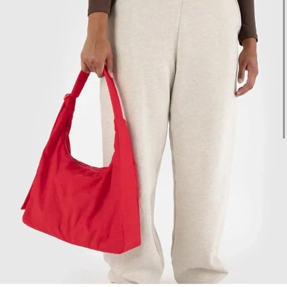 NWT Baggu Nylon Shoulder Bag - Candy Apple - Picture 1 of 6